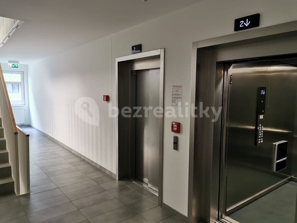Prenájom bytu 2-izbový 63 m², Zvěřinova, Praha, Praha Prenájom bytu 2-izbový 63 m², Zvěřinova, Praha, Praha