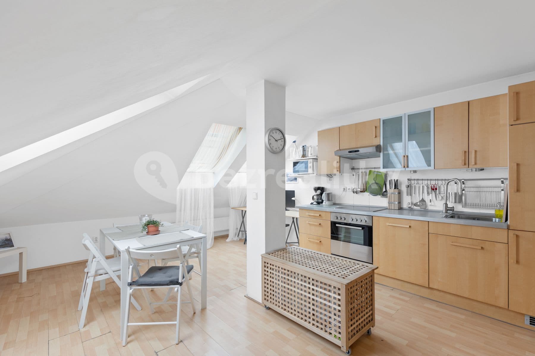 Prenájom bytu 3-izbový 84 m², Matoušova, Praha, Praha Prenájom bytu 3-izbový 84 m², Matoušova, Praha, Praha
