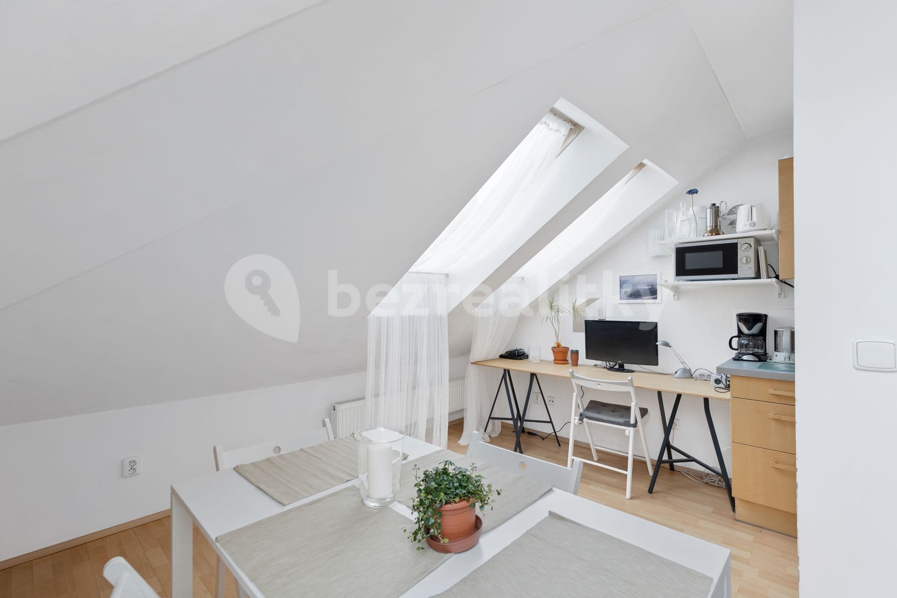 Prenájom bytu 3-izbový 84 m², Matoušova, Praha, Praha Prenájom bytu 3-izbový 84 m², Matoušova, Praha, Praha