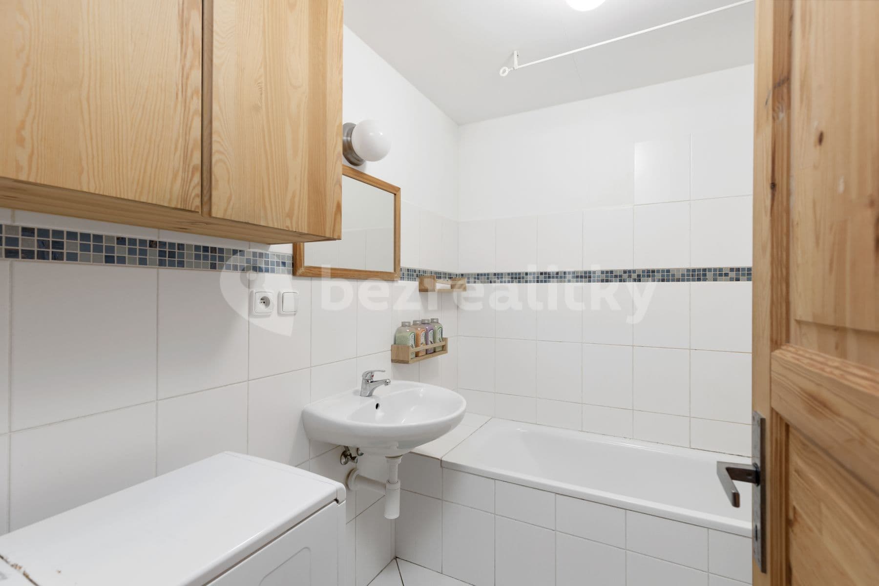 Prenájom bytu 3-izbový 84 m², Matoušova, Praha, Praha Prenájom bytu 3-izbový 84 m², Matoušova, Praha, Praha