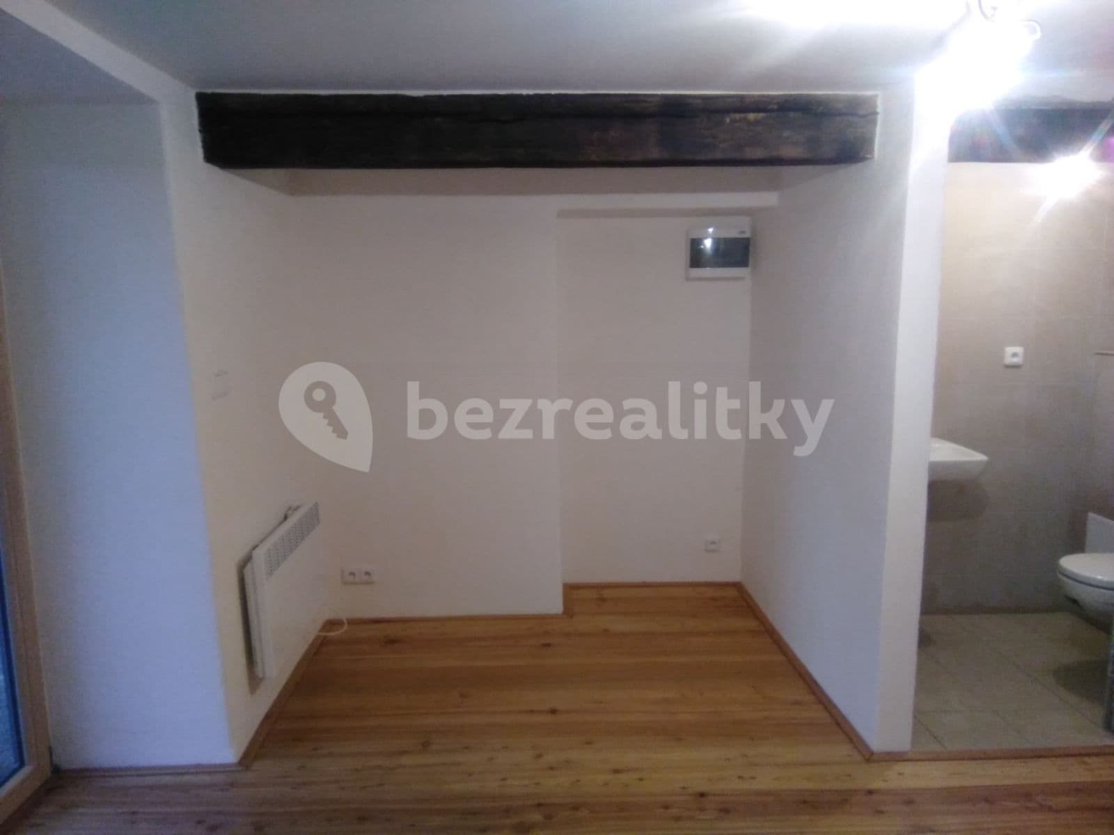 Prenájom bytu 1-izbový 19 m², Libčice nad Vltavou, Středočeský kraj Prenájom bytu 1-izbový 19 m², Libčice nad Vltavou, Středočeský kraj