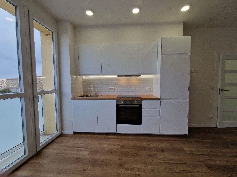 Prenájom bytu 1-izbový 44 m², Litevská, Praha, Praha Prenájom bytu 1-izbový 44 m², Litevská, Praha, Praha