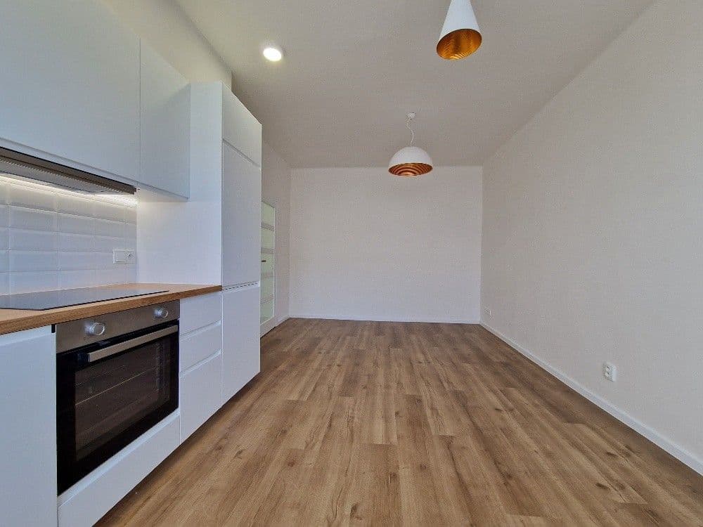 Prenájom bytu 1-izbový 44 m², Litevská, Praha, Praha Prenájom bytu 1-izbový 44 m², Litevská, Praha, Praha