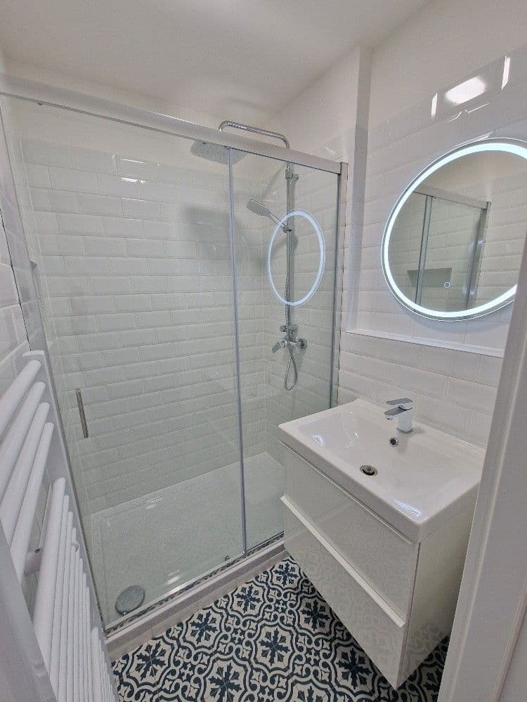 Prenájom bytu 1-izbový 44 m², Litevská, Praha, Praha Prenájom bytu 1-izbový 44 m², Litevská, Praha, Praha