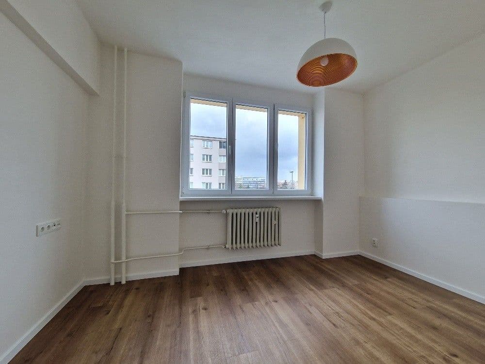 Prenájom bytu 1-izbový 44 m², Litevská, Praha, Praha Prenájom bytu 1-izbový 44 m², Litevská, Praha, Praha