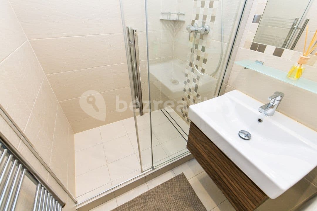 Prenájom bytu 2-izbový 61 m², Kladenská, Praha, Praha Prenájom bytu 2-izbový 61 m², Kladenská, Praha, Praha