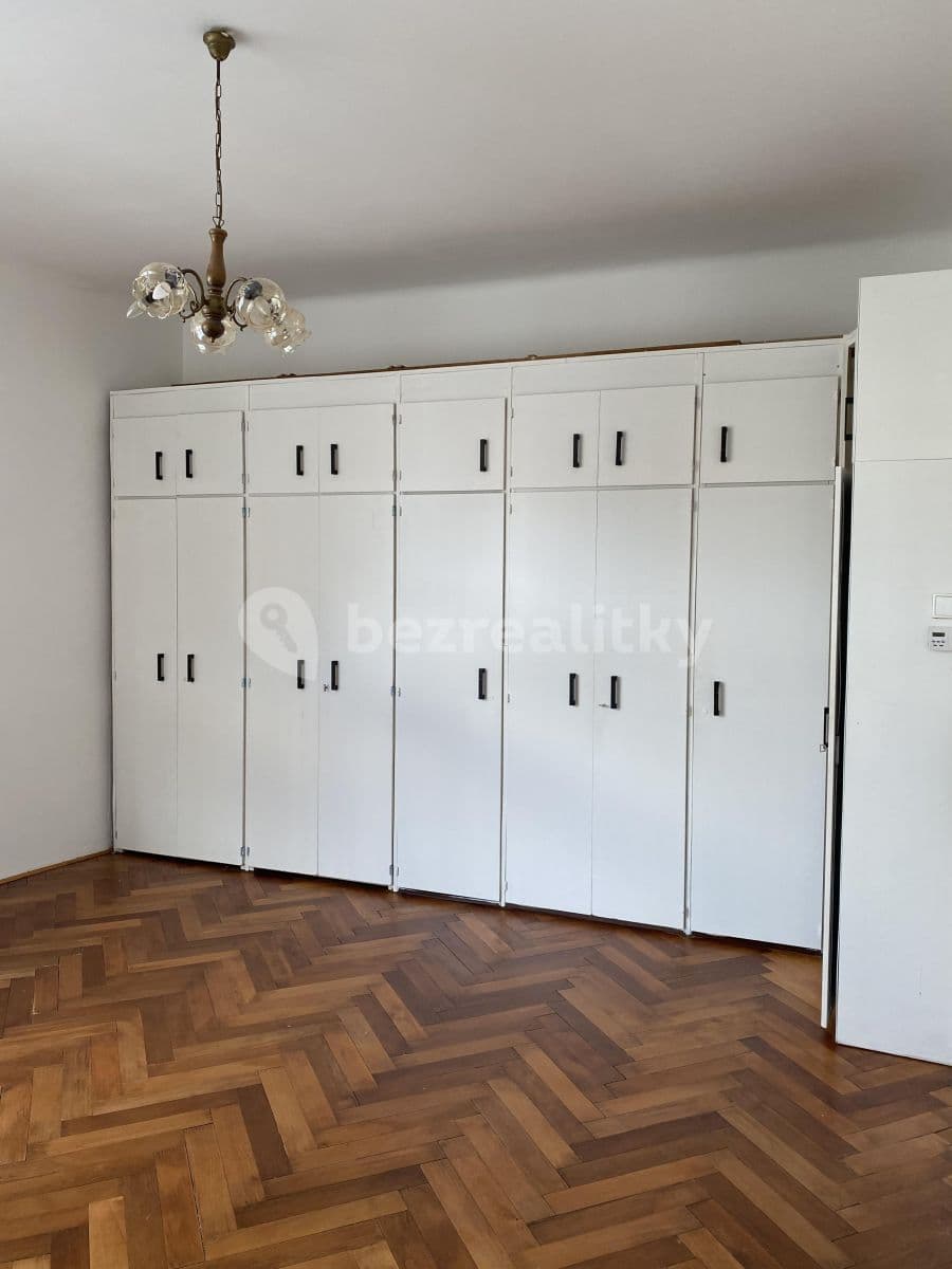 Prenájom bytu 3-izbový 76 m², U Nikolajky, Praha, Praha Prenájom bytu 3-izbový 76 m², U Nikolajky, Praha, Praha