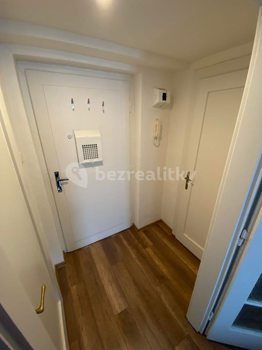 Prenájom bytu Garsoniéra 19 m², Ostrava, Moravskoslezský kraj Prenájom bytu Garsoniéra 19 m², Ostrava, Moravskoslezský kraj