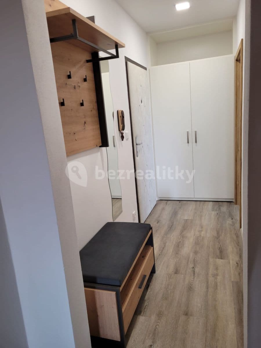 Prenájom bytu 3-izbový 61 m², Horská, Rožnov pod Radhoštěm, Zlínský kraj Prenájom bytu 3-izbový 61 m², Horská, Rožnov pod Radhoštěm, Zlínský kraj