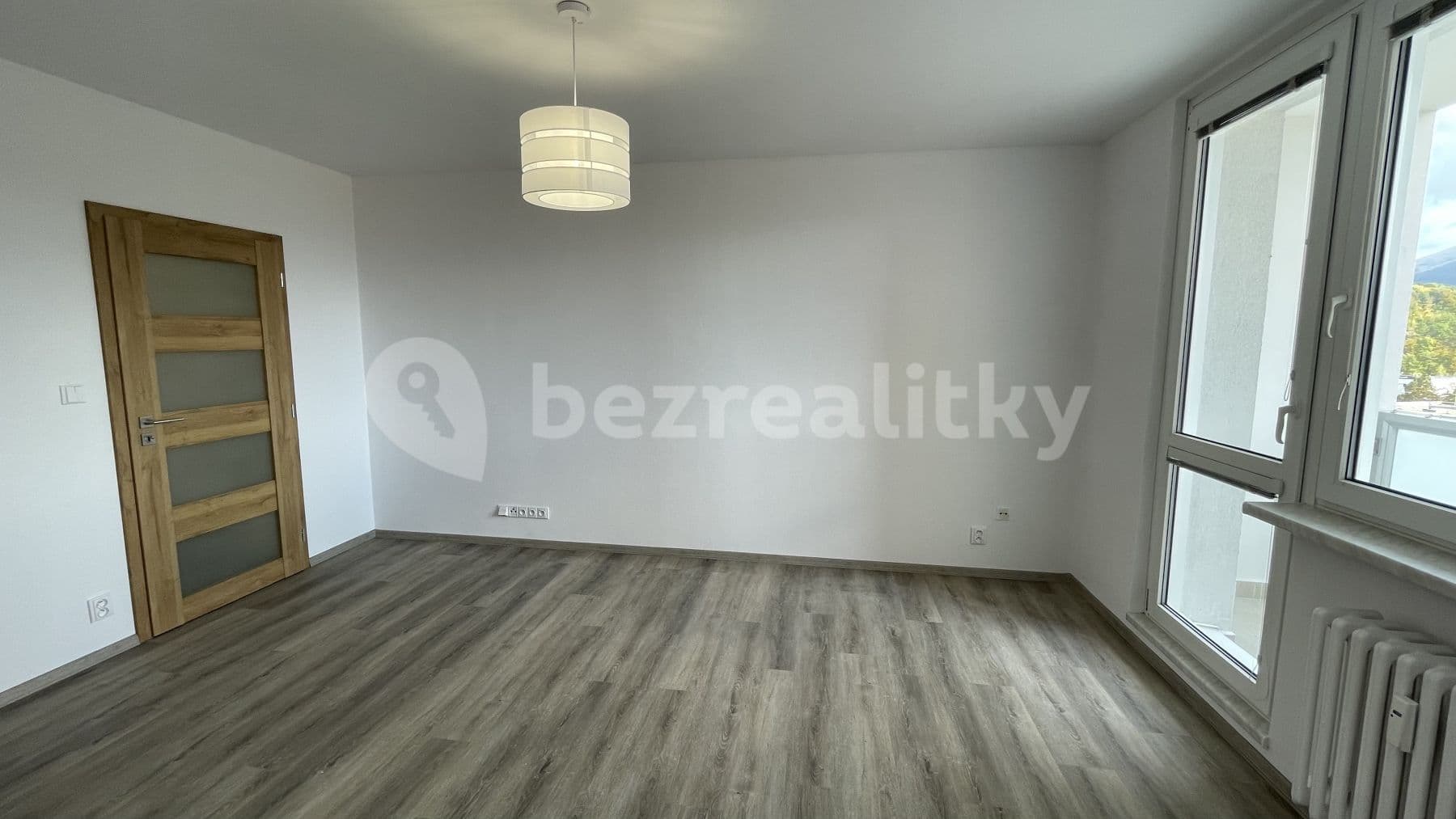 Prenájom bytu 3-izbový 61 m², Horská, Rožnov pod Radhoštěm, Zlínský kraj Prenájom bytu 3-izbový 61 m², Horská, Rožnov pod Radhoštěm, Zlínský kraj