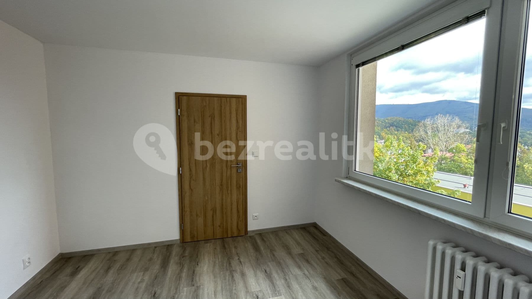 Prenájom bytu 3-izbový 61 m², Horská, Rožnov pod Radhoštěm, Zlínský kraj Prenájom bytu 3-izbový 61 m², Horská, Rožnov pod Radhoštěm, Zlínský kraj