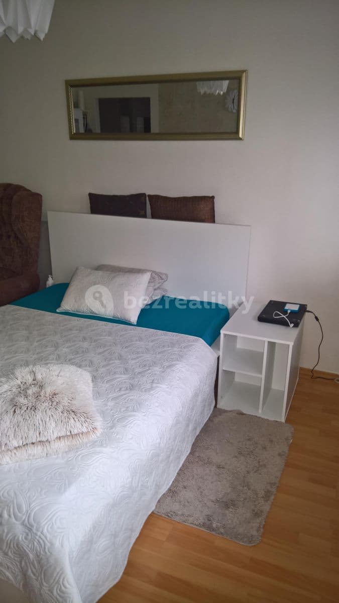 Prenájom bytu Garsoniéra 28 m², Měchenická, Praha, Praha Prenájom bytu Garsoniéra 28 m², Měchenická, Praha, Praha