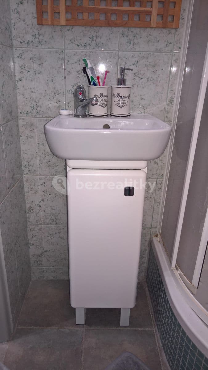 Prenájom bytu Garsoniéra 28 m², Měchenická, Praha, Praha Prenájom bytu Garsoniéra 28 m², Měchenická, Praha, Praha