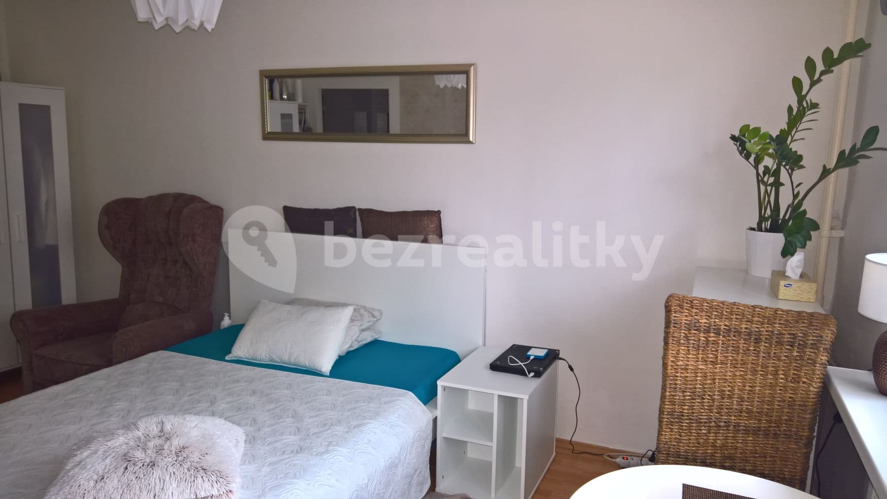 Prenájom bytu Garsoniéra 28 m², Měchenická, Praha, Praha Prenájom bytu Garsoniéra 28 m², Měchenická, Praha, Praha