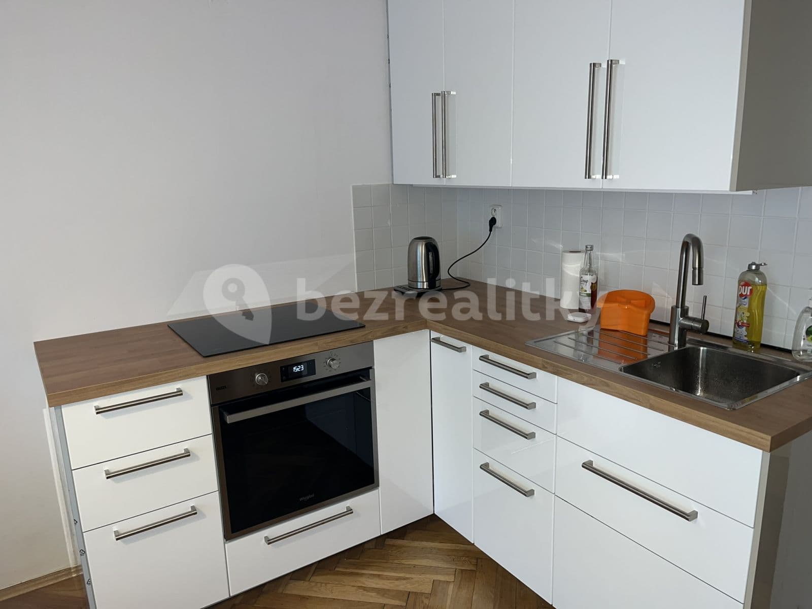 Prenájom bytu Garsoniéra 28 m², Jakutská, Praha, Praha Prenájom bytu Garsoniéra 28 m², Jakutská, Praha, Praha