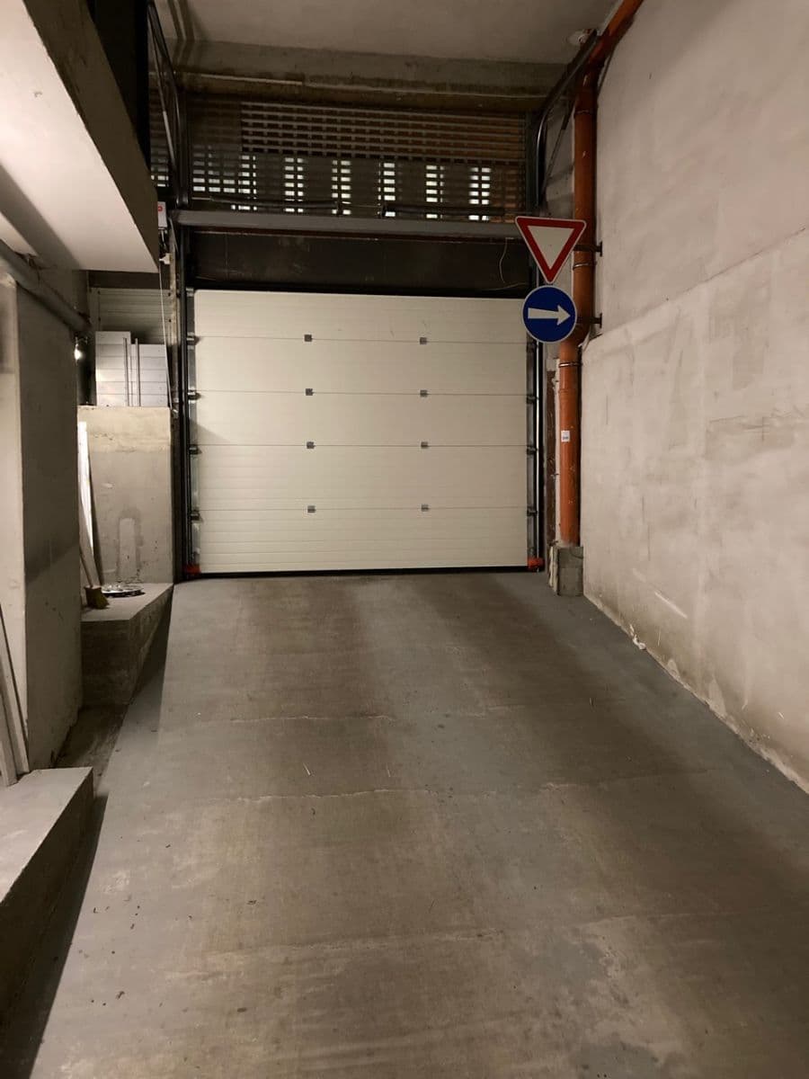 Prenájom garáže 12 m², Adamova, Praha, Praha Prenájom garáže 12 m², Adamova, Praha, Praha