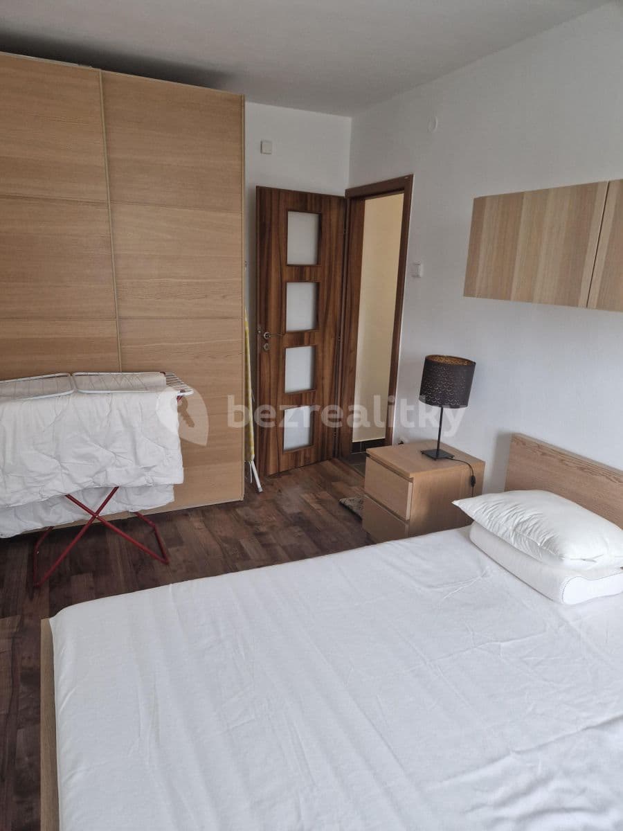 Prenájom bytu 3-izbový 56 m², Svojšovická, Praha, Praha Prenájom bytu 3-izbový 56 m², Svojšovická, Praha, Praha