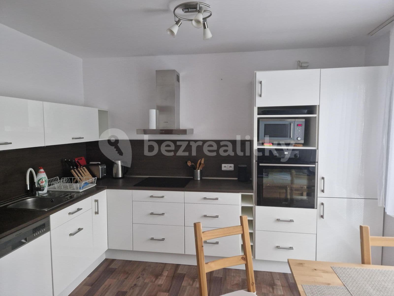 Prenájom bytu 3-izbový 56 m², Svojšovická, Praha, Praha Prenájom bytu 3-izbový 56 m², Svojšovická, Praha, Praha