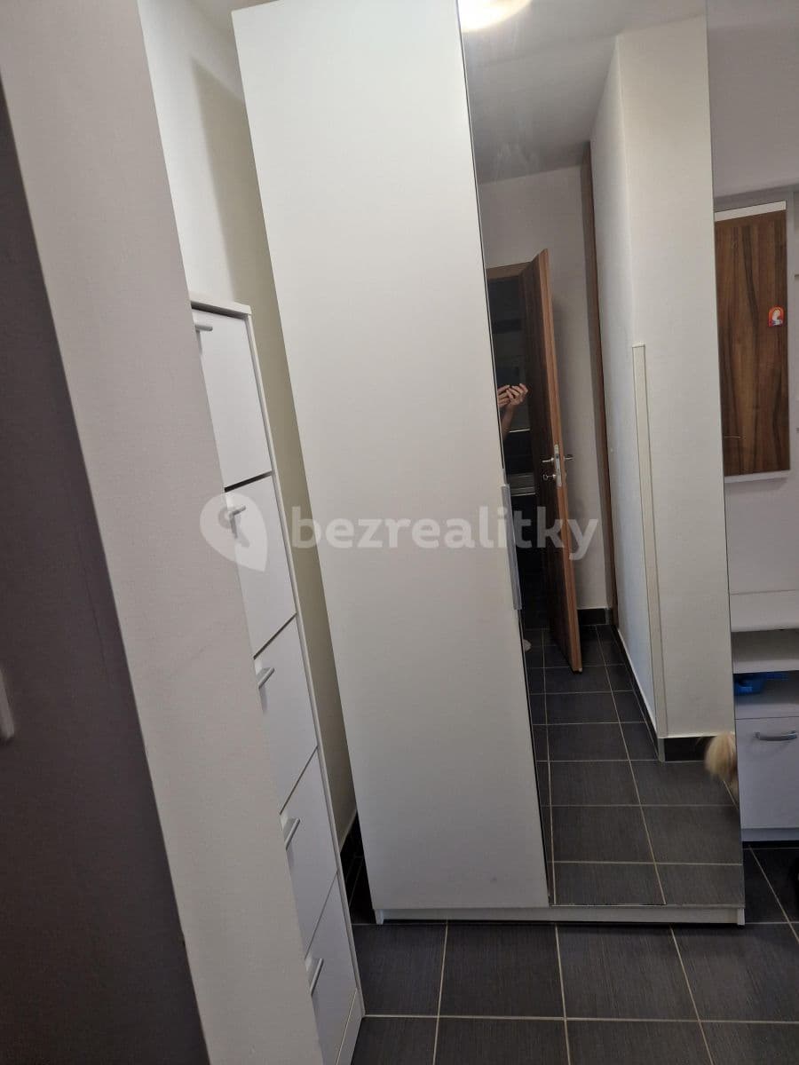 Prenájom bytu 3-izbový 56 m², Svojšovická, Praha, Praha Prenájom bytu 3-izbový 56 m², Svojšovická, Praha, Praha