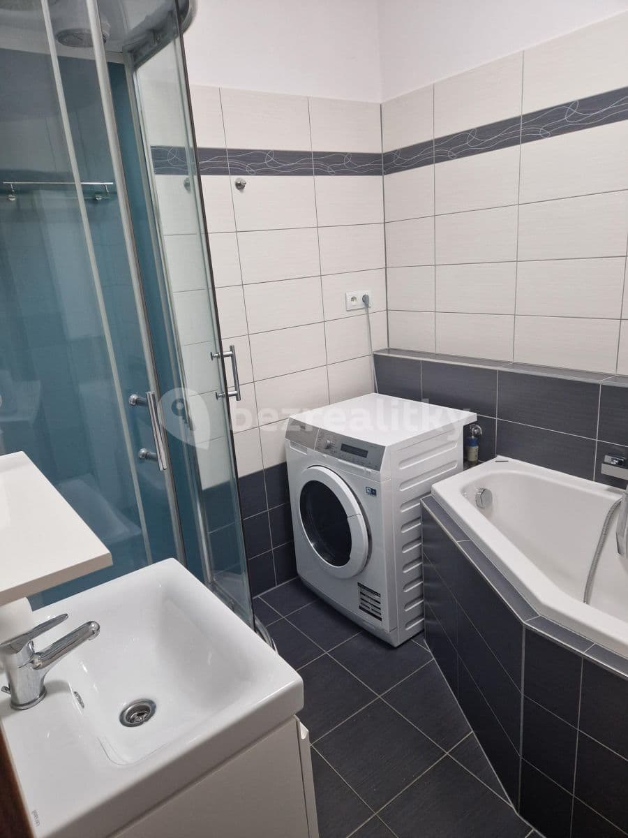 Prenájom bytu 3-izbový 56 m², Svojšovická, Praha, Praha Prenájom bytu 3-izbový 56 m², Svojšovická, Praha, Praha