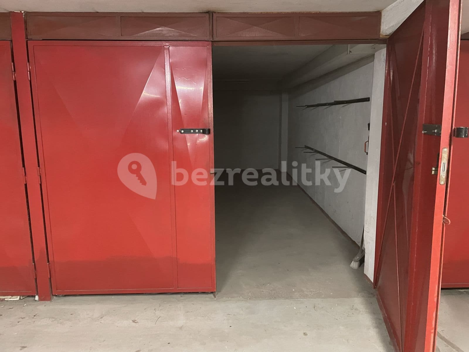 Prenájom garáže 19 m², Nušlova, Praha, Praha Prenájom garáže 19 m², Nušlova, Praha, Praha