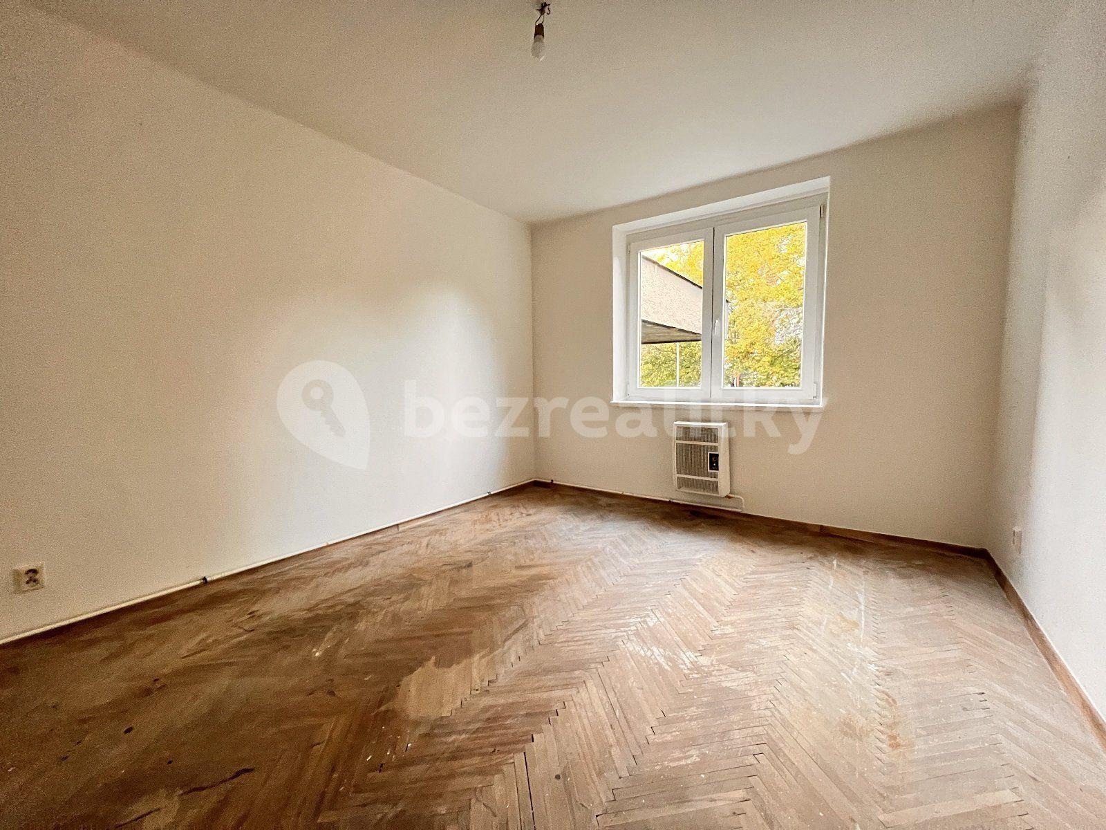Prenájom bytu 3-izbový 68 m², U Dvoru, Ostrava, Moravskoslezský kraj