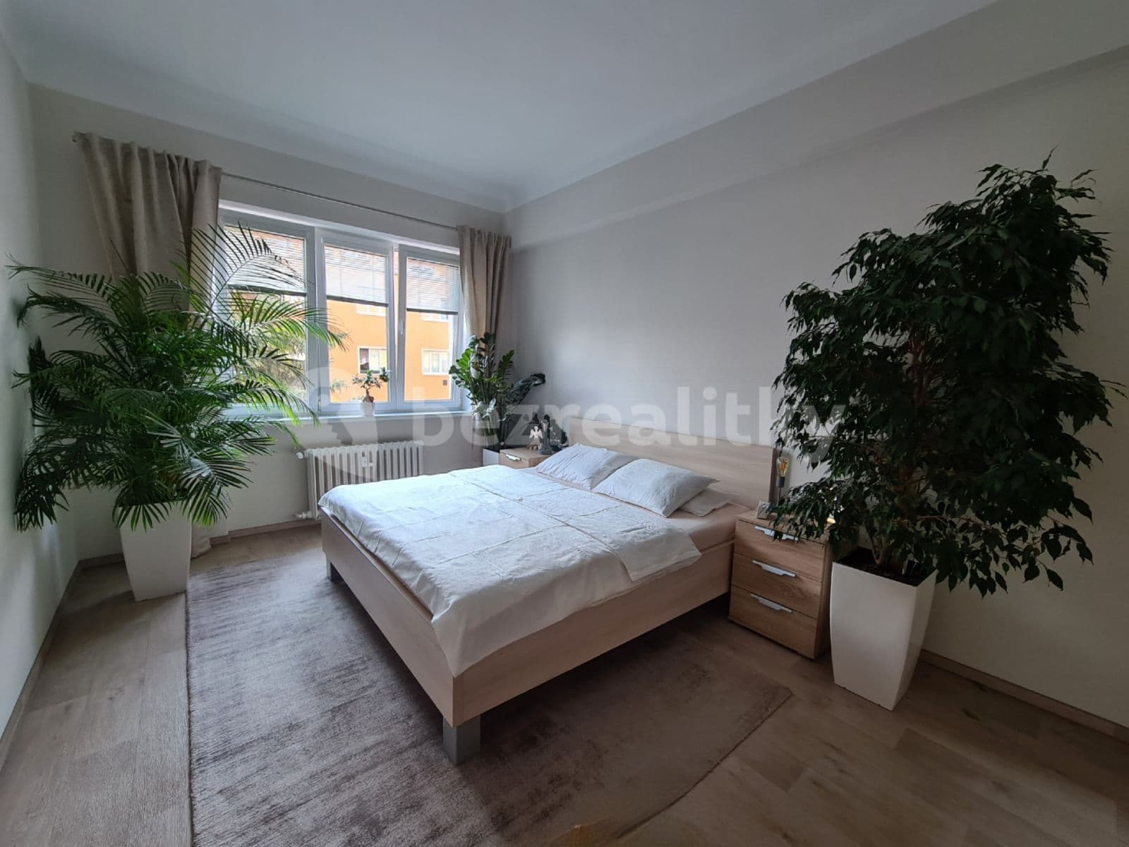 Prenájom bytu 3-izbový 74 m², Počátecká, Praha, Praha Prenájom bytu 3-izbový 74 m², Počátecká, Praha, Praha