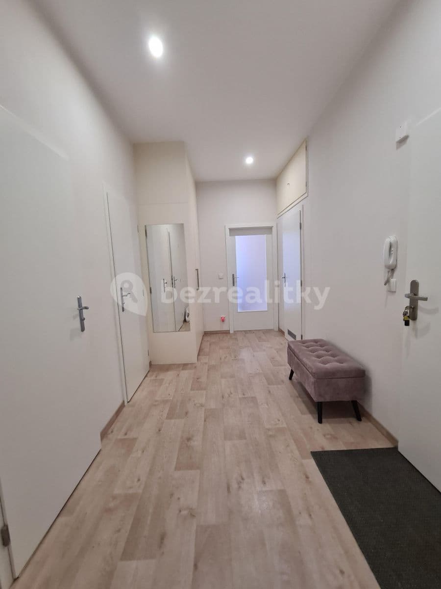Prenájom bytu 3-izbový 74 m², Počátecká, Praha, Praha Prenájom bytu 3-izbový 74 m², Počátecká, Praha, Praha