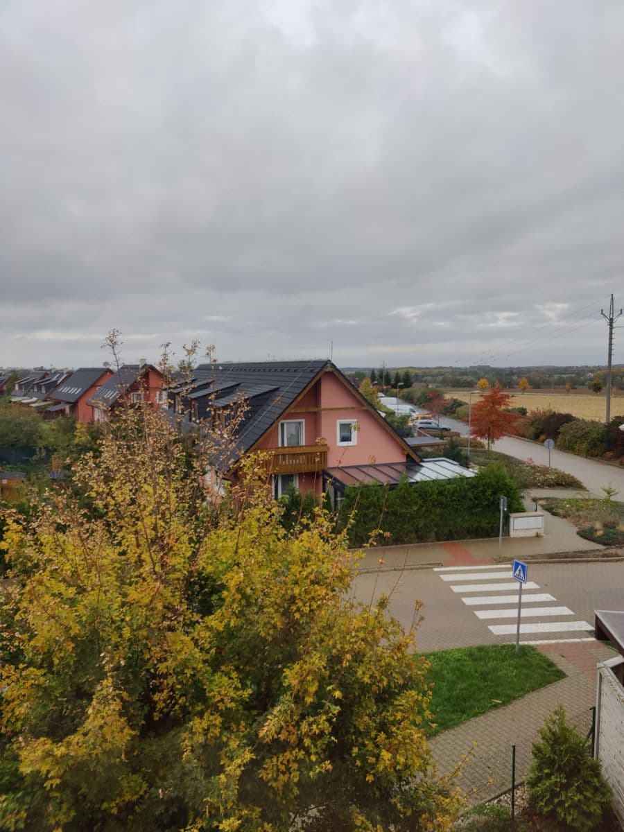 Prenájom bytu 1-izbový 52 m², U Školky, Nupaky, Středočeský kraj Prenájom bytu 1-izbový 52 m², U Školky, Nupaky, Středočeský kraj