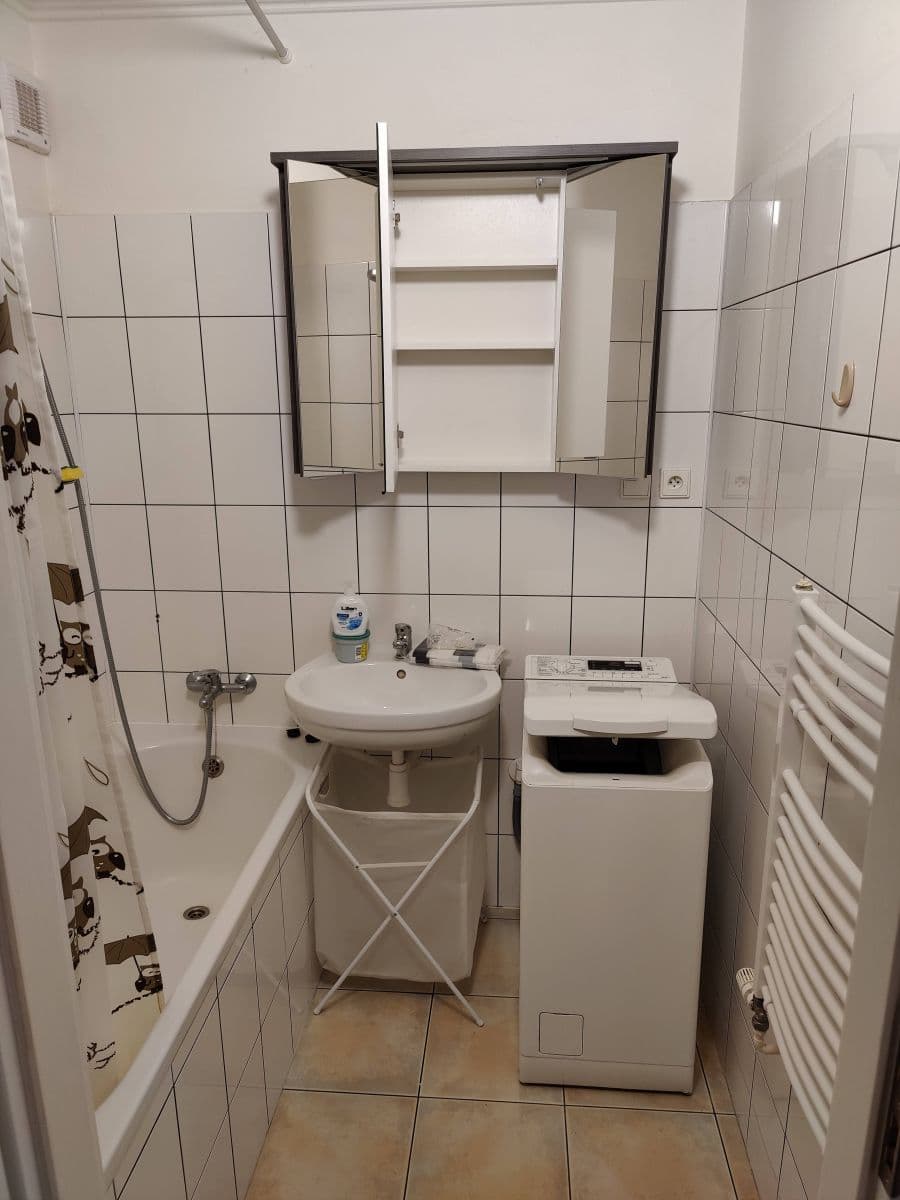 Prenájom bytu 1-izbový 52 m², U Školky, Nupaky, Středočeský kraj Prenájom bytu 1-izbový 52 m², U Školky, Nupaky, Středočeský kraj