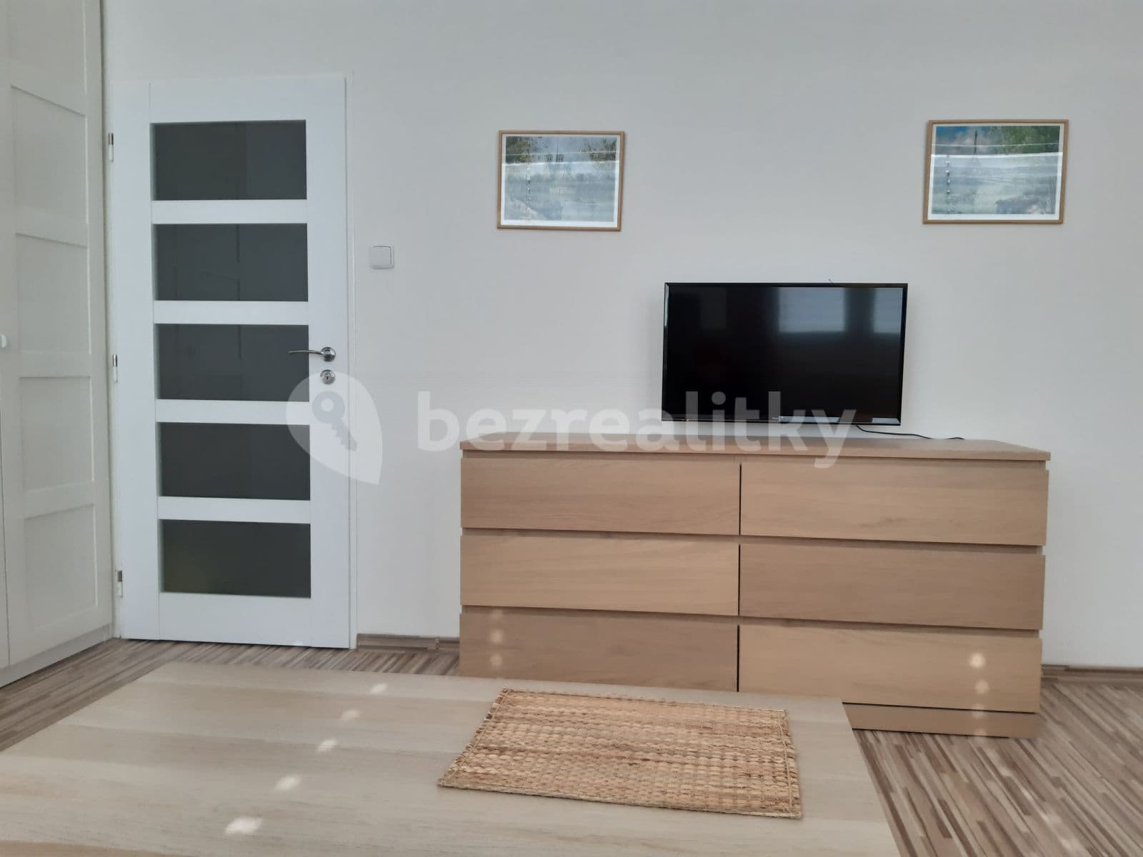 Prenájom bytu 1-izbový 33 m², Křivenická, Praha, Praha Prenájom bytu 1-izbový 33 m², Křivenická, Praha, Praha