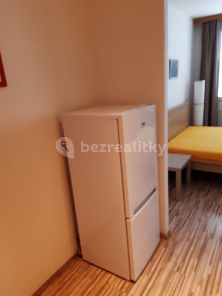 Prenájom bytu 1-izbový 33 m², Křivenická, Praha, Praha Prenájom bytu 1-izbový 33 m², Křivenická, Praha, Praha