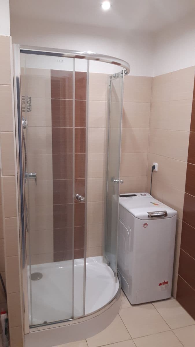 Prenájom bytu 1-izbový 33 m², Křivenická, Praha, Praha Prenájom bytu 1-izbový 33 m², Křivenická, Praha, Praha