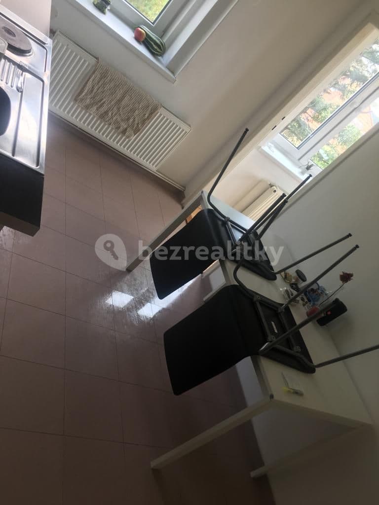 Prenájom bytu 1-izbový 33 m², Pod Zemankou, Praha, Praha Prenájom bytu 1-izbový 33 m², Pod Zemankou, Praha, Praha