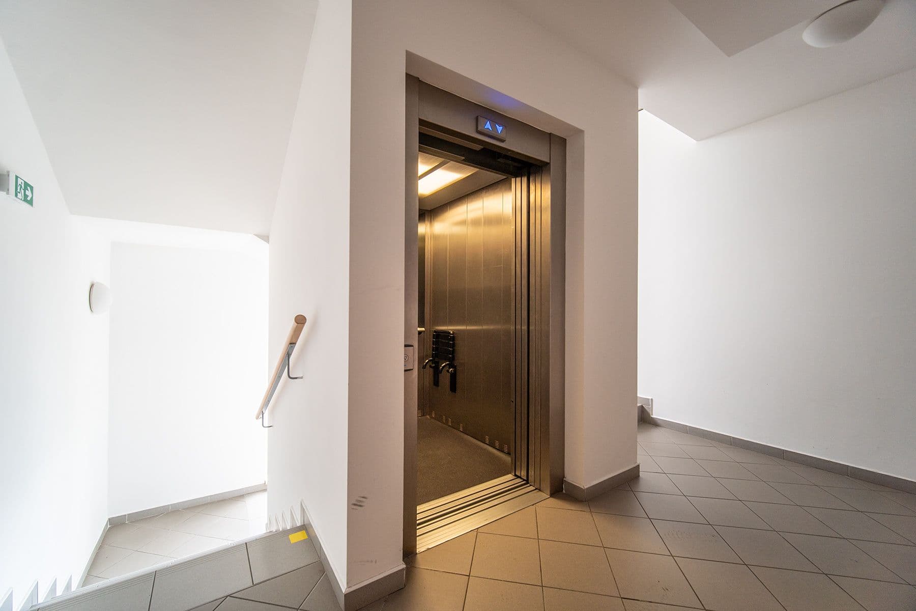 Prenájom bytu 3-izbový 79 m², V Zeleném údolí, Praha, Praha Prenájom bytu 3-izbový 79 m², V Zeleném údolí, Praha, Praha