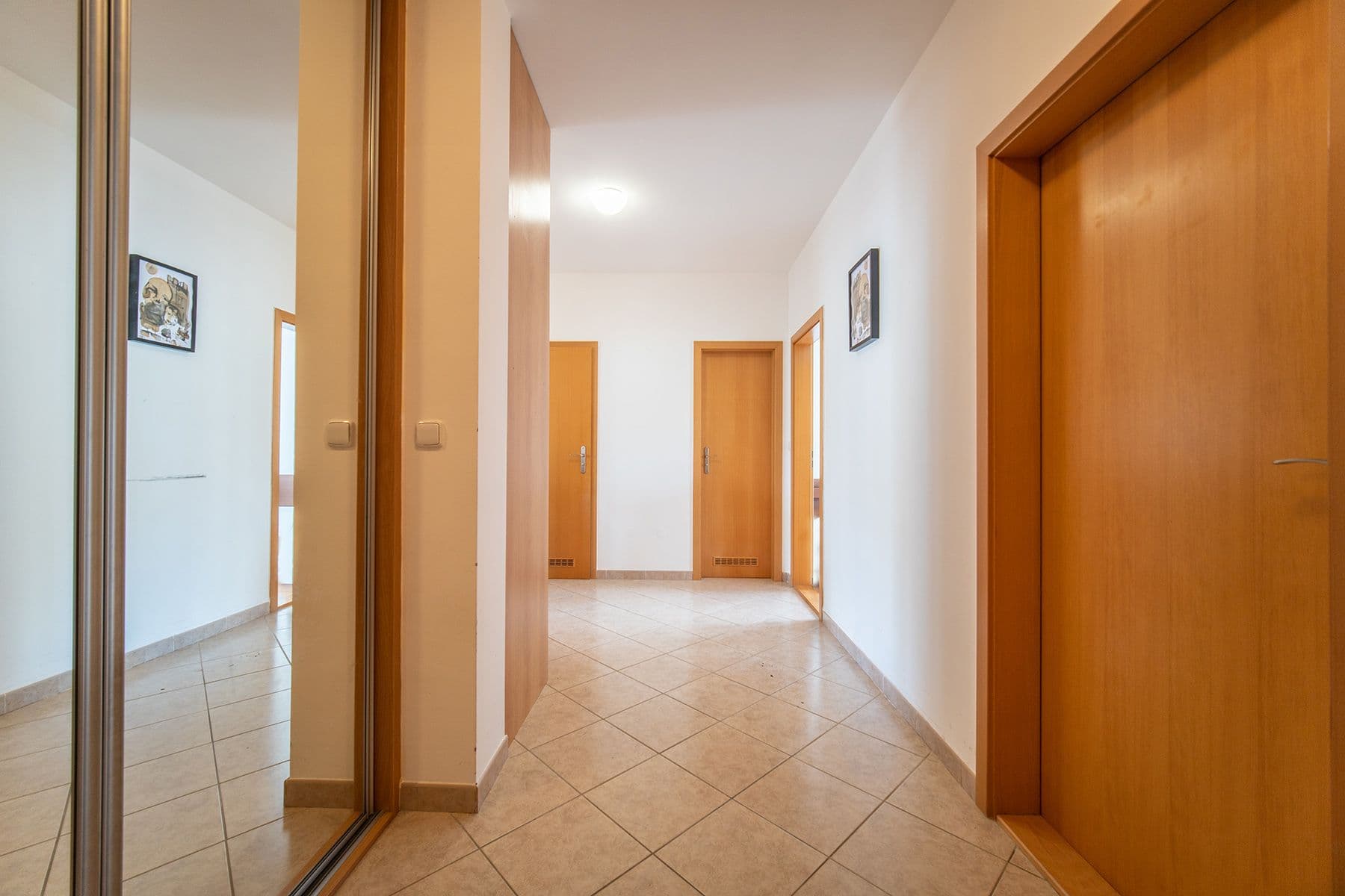 Prenájom bytu 3-izbový 79 m², V Zeleném údolí, Praha, Praha Prenájom bytu 3-izbový 79 m², V Zeleném údolí, Praha, Praha