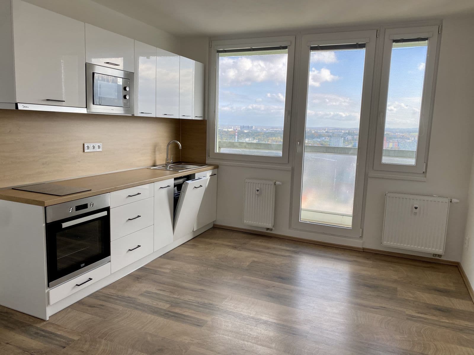 Prenájom bytu 2-izbový 38 m², Jabloňová, Praha, Praha Prenájom bytu 2-izbový 38 m², Jabloňová, Praha, Praha