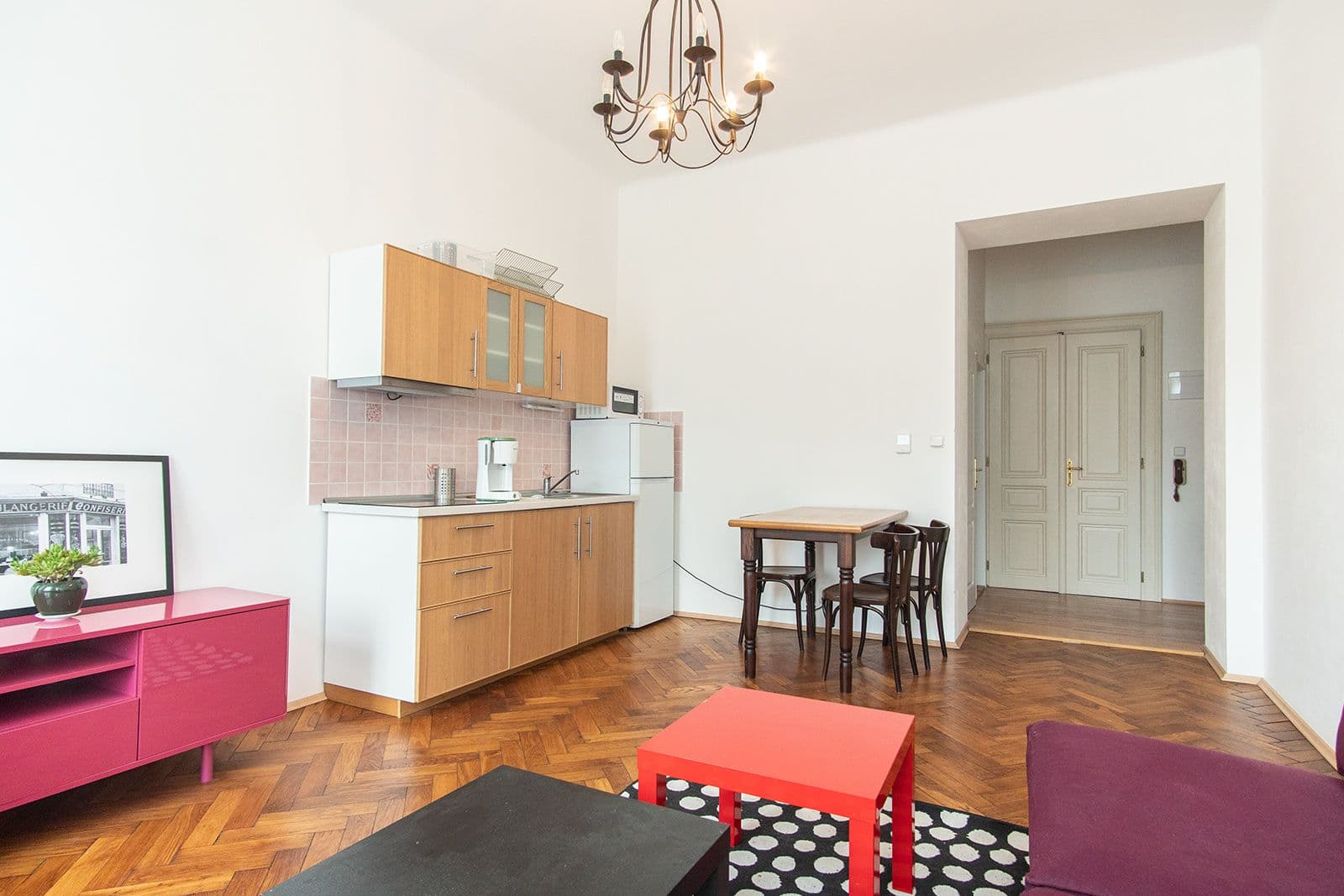 Prenájom bytu 3-izbový 70 m², Pernerova, Praha, Praha Prenájom bytu 3-izbový 70 m², Pernerova, Praha, Praha