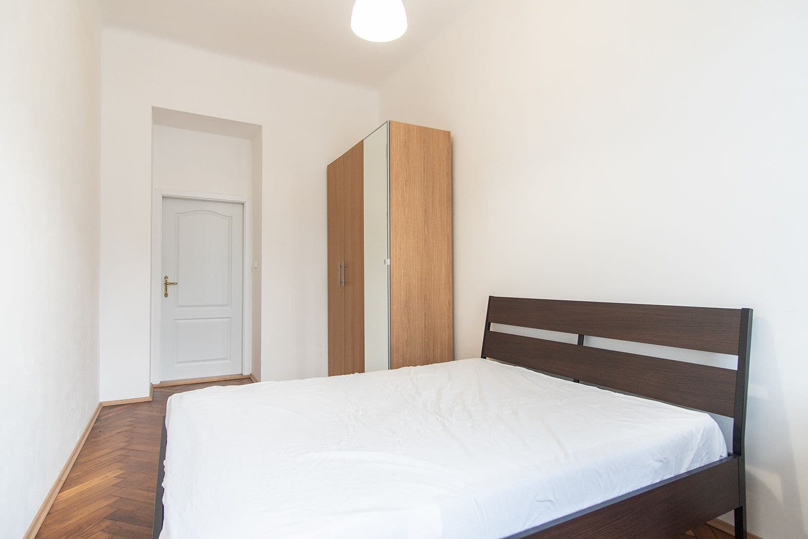 Prenájom bytu 3-izbový 70 m², Pernerova, Praha, Praha Prenájom bytu 3-izbový 70 m², Pernerova, Praha, Praha
