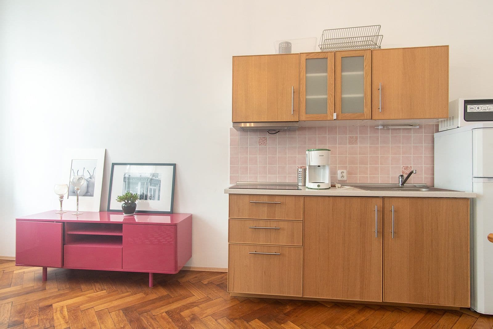 Prenájom bytu 3-izbový 70 m², Pernerova, Praha, Praha Prenájom bytu 3-izbový 70 m², Pernerova, Praha, Praha