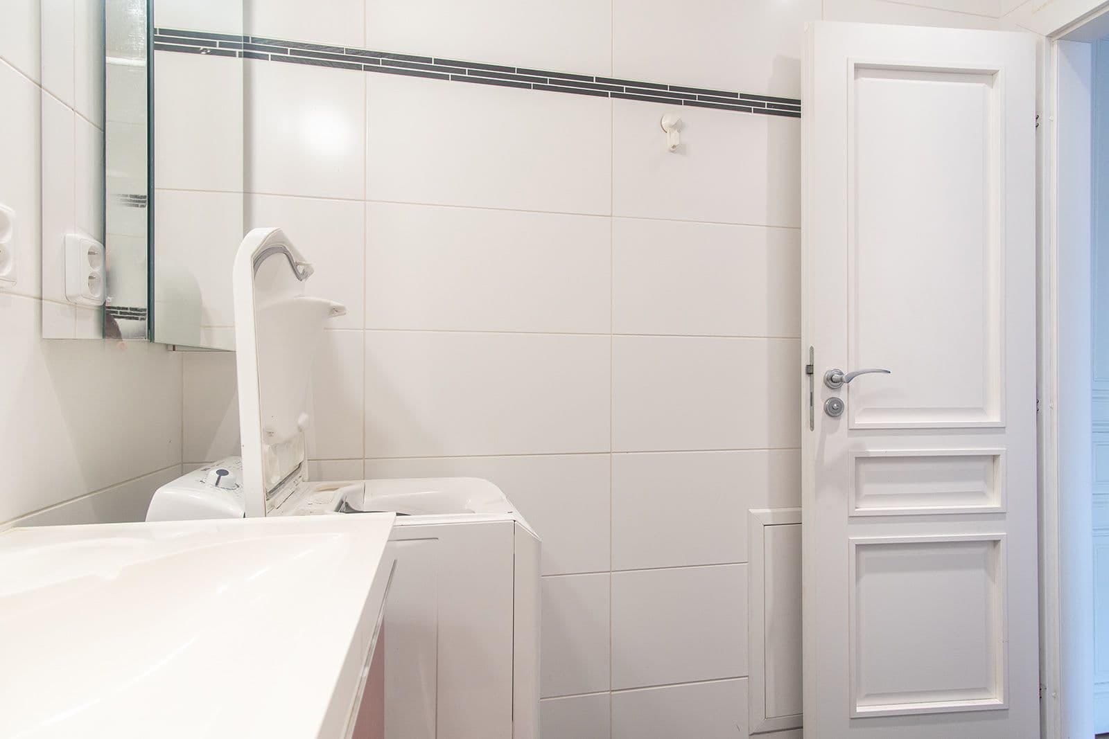 Prenájom bytu 3-izbový 70 m², Pernerova, Praha, Praha Prenájom bytu 3-izbový 70 m², Pernerova, Praha, Praha