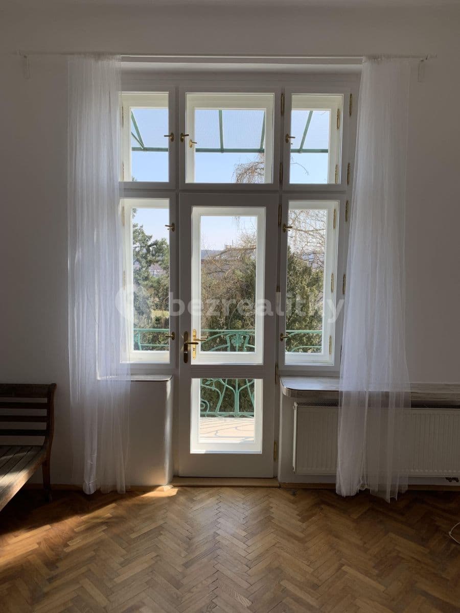 Prenájom bytu 4-izbový 135 m², U Havlíčkových sadů, Praha, Praha Prenájom bytu 4-izbový 135 m², U Havlíčkových sadů, Praha, Praha