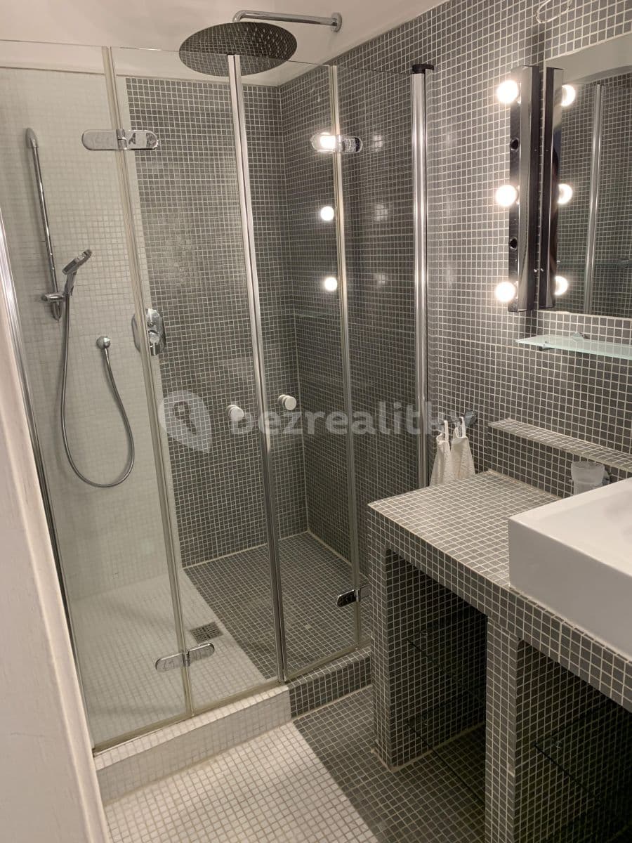 Prenájom bytu 4-izbový 135 m², U Havlíčkových sadů, Praha, Praha Prenájom bytu 4-izbový 135 m², U Havlíčkových sadů, Praha, Praha