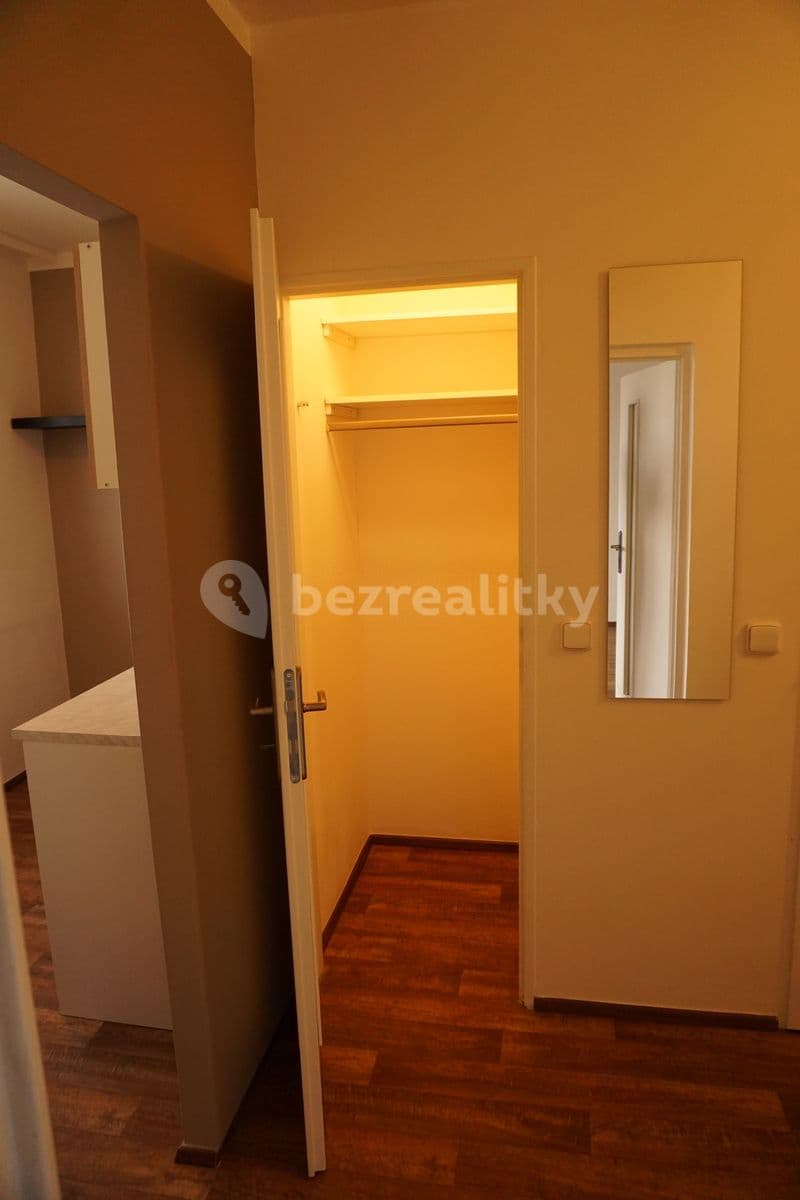 Prenájom bytu 1-izbový 35 m², Mandysova, Hradec Králové, Královéhradecký kraj Prenájom bytu 1-izbový 35 m², Mandysova, Hradec Králové, Královéhradecký kraj
