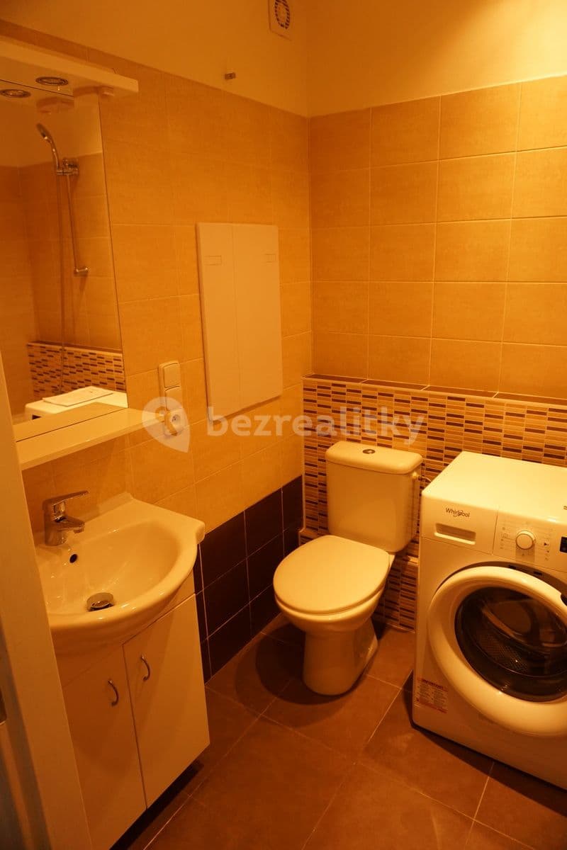 Prenájom bytu 1-izbový 35 m², Mandysova, Hradec Králové, Královéhradecký kraj Prenájom bytu 1-izbový 35 m², Mandysova, Hradec Králové, Královéhradecký kraj