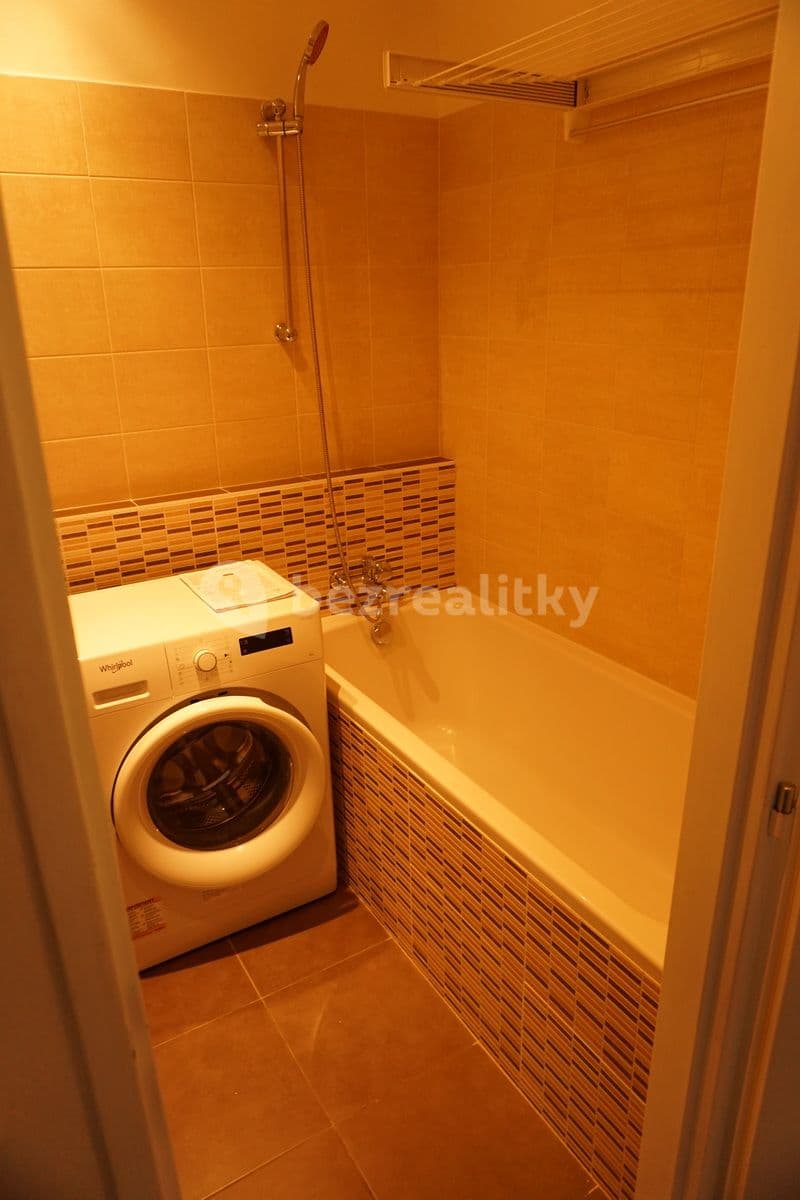 Prenájom bytu 1-izbový 35 m², Mandysova, Hradec Králové, Královéhradecký kraj Prenájom bytu 1-izbový 35 m², Mandysova, Hradec Králové, Královéhradecký kraj