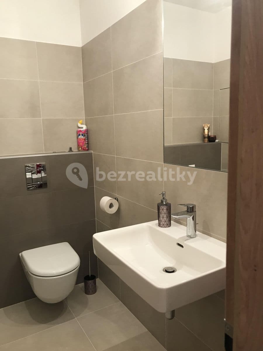 Prenájom bytu 1-izbový 55 m², U Škol, Bučovice, Jihomoravský kraj Prenájom bytu 1-izbový 55 m², U Škol, Bučovice, Jihomoravský kraj