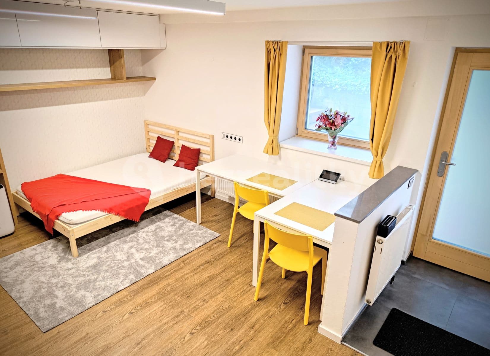 Prenájom bytu 1-izbový 27 m², U Albrechtova vrchu, Praha, Praha Prenájom bytu 1-izbový 27 m², U Albrechtova vrchu, Praha, Praha
