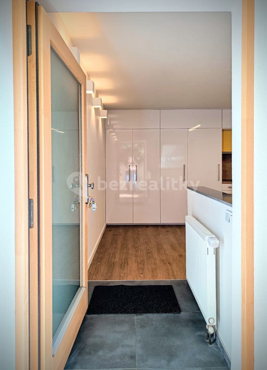 Prenájom bytu 1-izbový 27 m², U Albrechtova vrchu, Praha, Praha Prenájom bytu 1-izbový 27 m², U Albrechtova vrchu, Praha, Praha