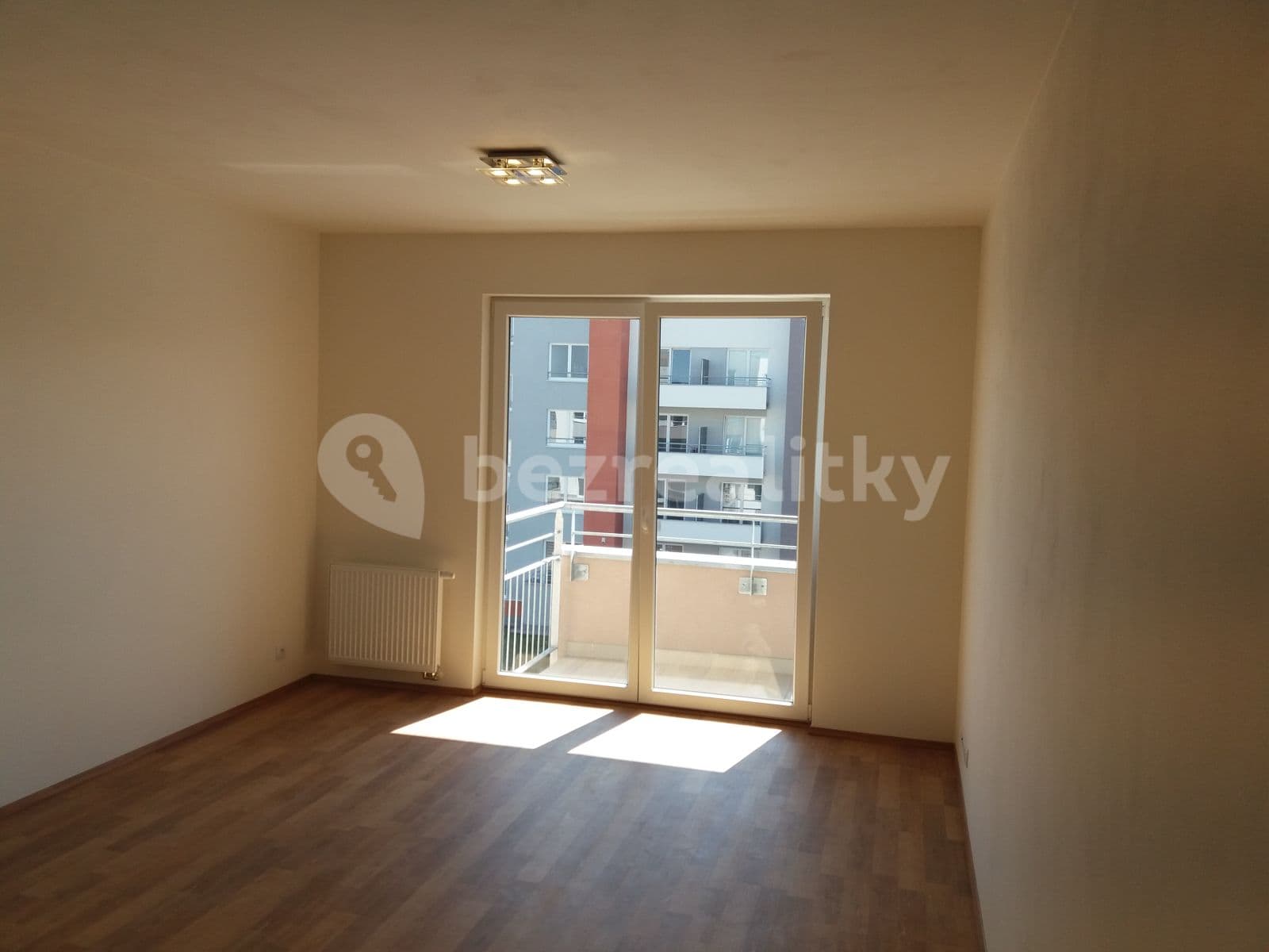 Prenájom bytu 1-izbový 30 m², Hlučkova, Praha, Praha Prenájom bytu 1-izbový 30 m², Hlučkova, Praha, Praha